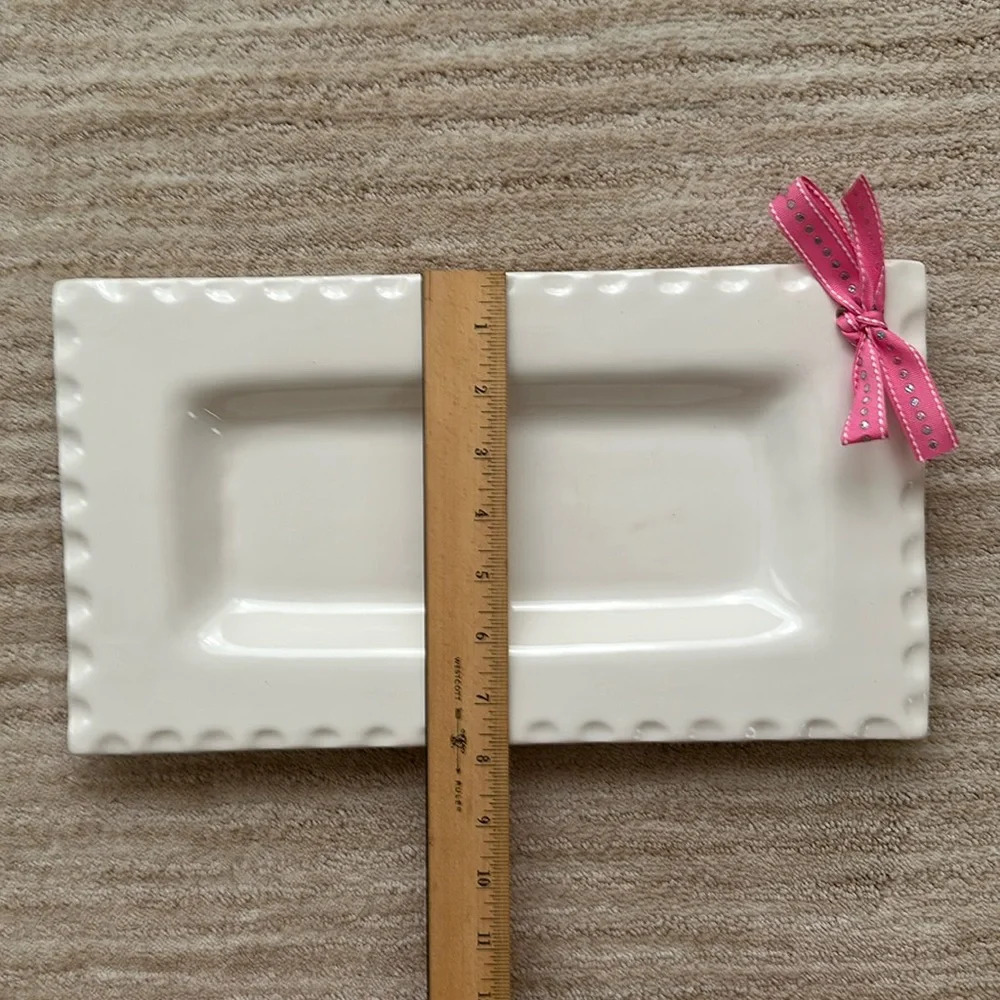 Southern Living Dress Me Up Ribbon Rectangular Platter 13.5 x 7.5 White Scallop